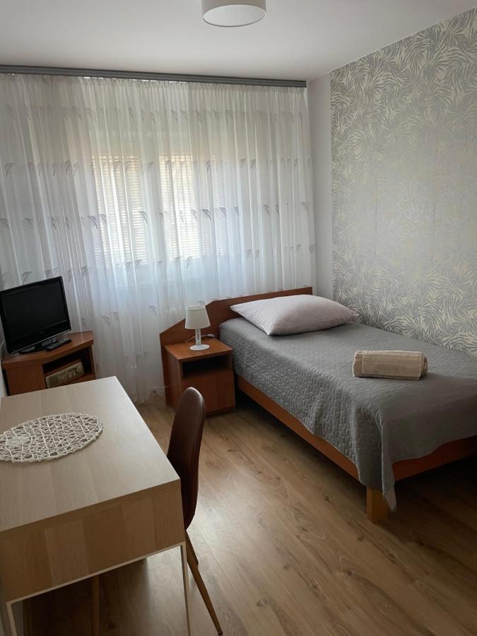 Pokoje Goscinne O-Es-Ha Warsaw Ngoại thất bức ảnh