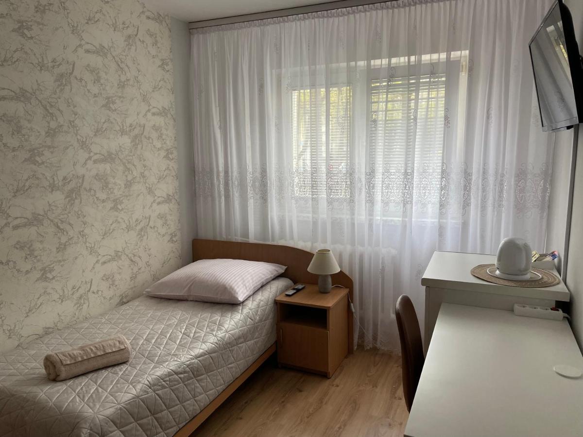 Pokoje Goscinne O-Es-Ha Warsaw Ngoại thất bức ảnh