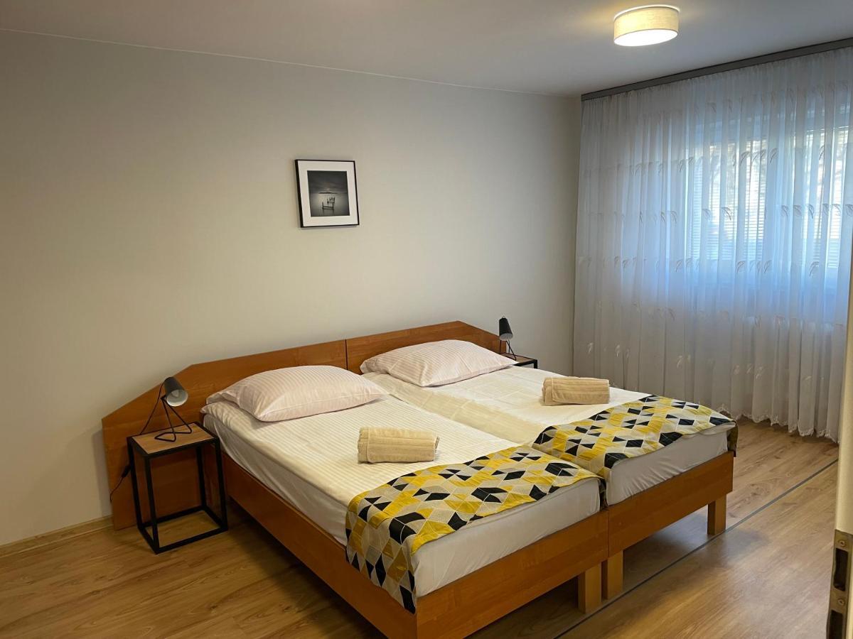 Pokoje Goscinne O-Es-Ha Warsaw Ngoại thất bức ảnh