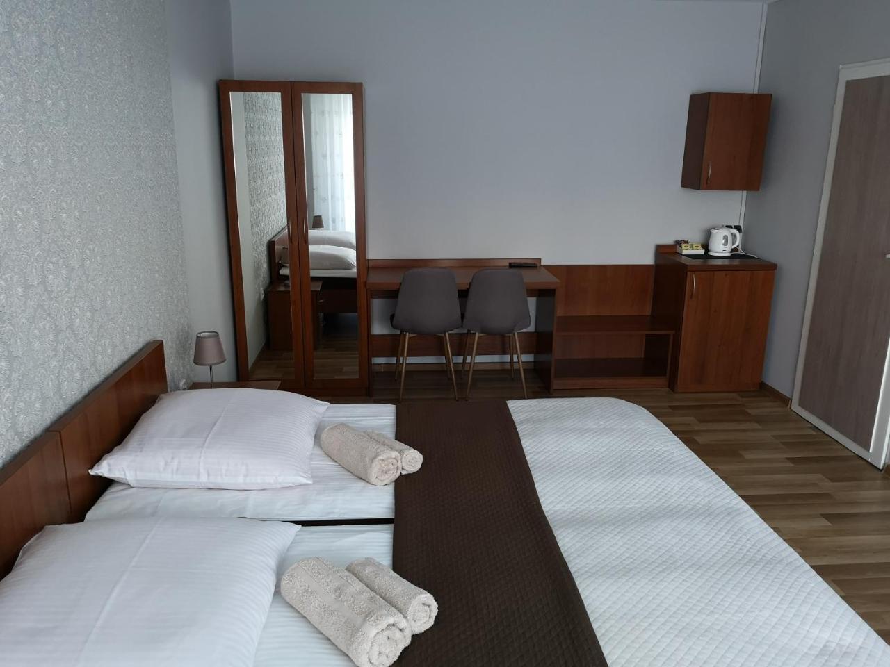 Pokoje Goscinne O-Es-Ha Warsaw Ngoại thất bức ảnh